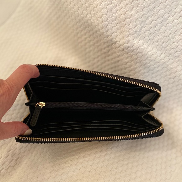 🌺 NEW‼️ MK Python Embossed Leather Wallet 🌺 - Picture 5 of 6